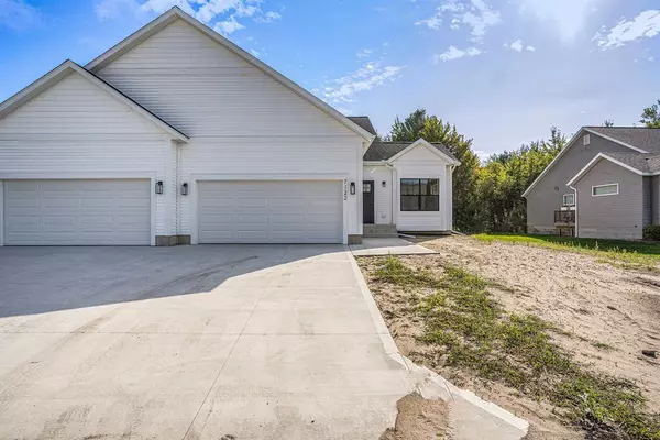 7122 Kerrie Lane, Norton Shores, MI 49456