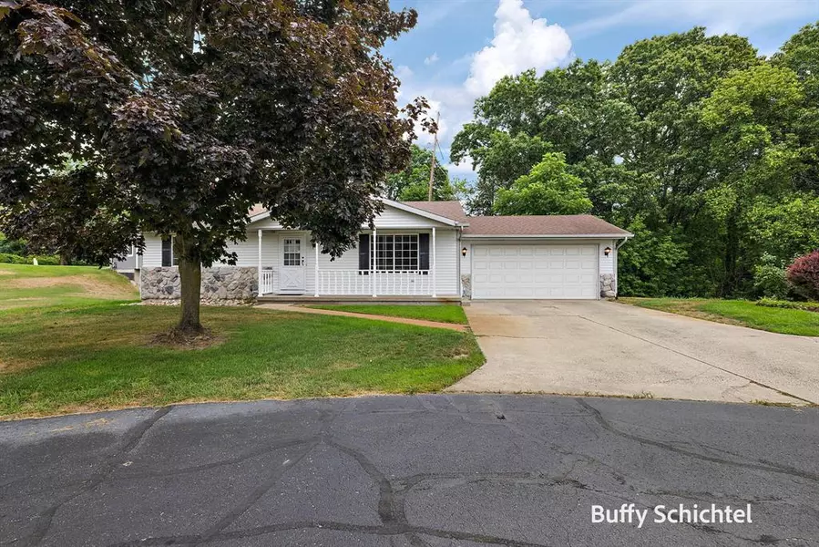 211 York View Place NW, Alpine Twp, MI 49321