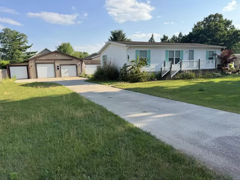 8160 E Ray Drive, Big Prairie Twp, MI 49337