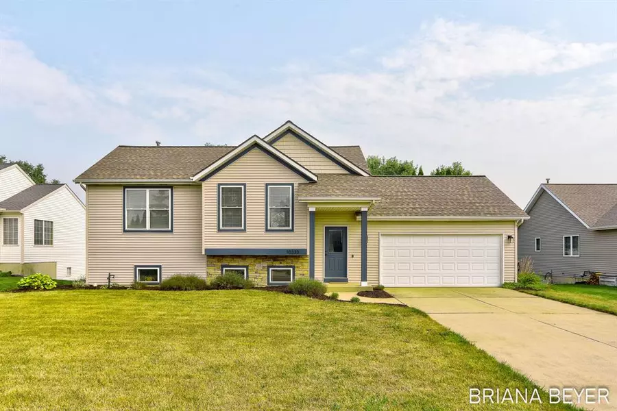 10333 Lynwood Lane, Holland Twp, MI 49464