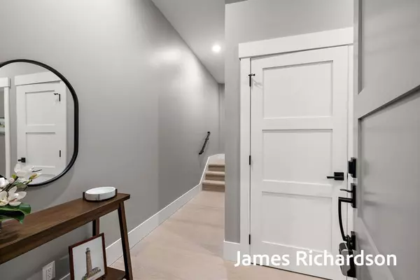 Grand Haven, MI 49417,300 Washington Avenue #6