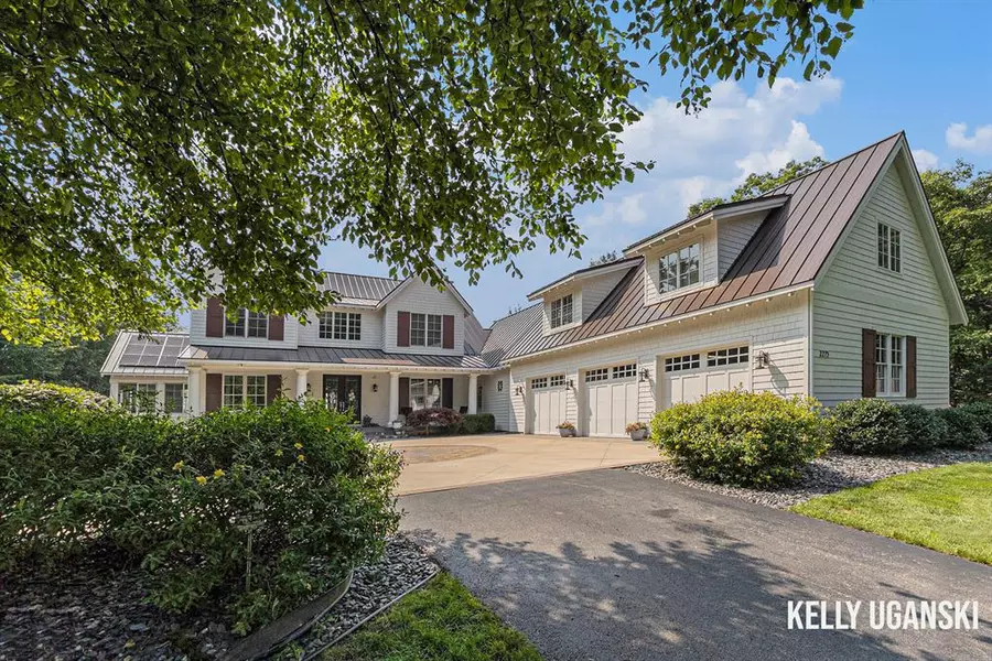 2275 North Scenic Drive, Fruitland Twp, MI 49445