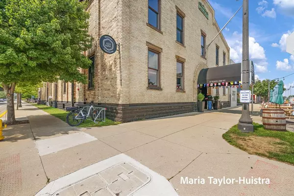 17 S 2nd Street 1, Grand Haven, MI 49417
