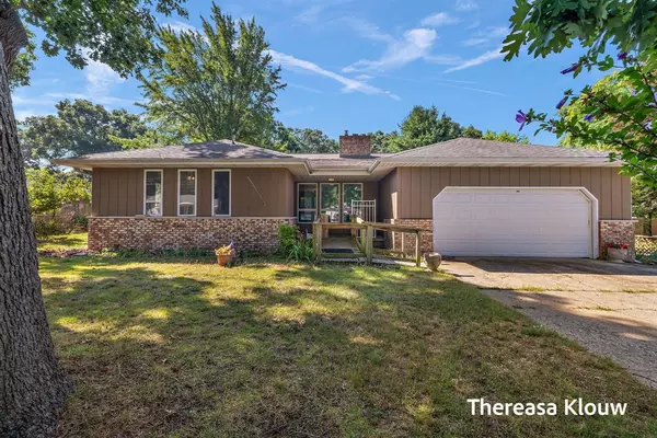 1657 E E. Summit Avenue, Fruitport Twp, MI 49444