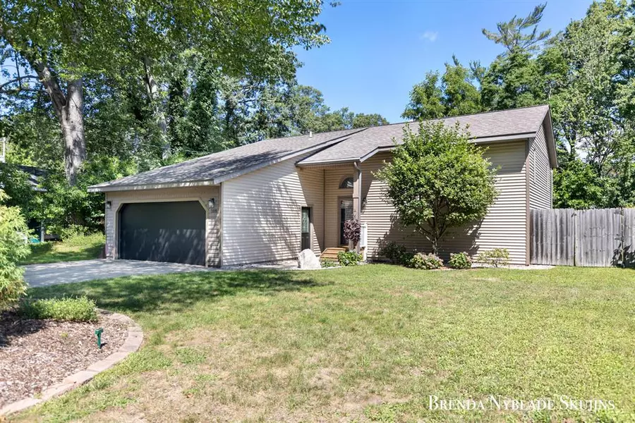 108 California Avenue, North Muskegon, MI 49445