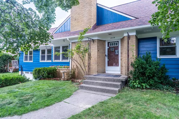 1419 Pickett Street SE, Kentwood, MI 49508