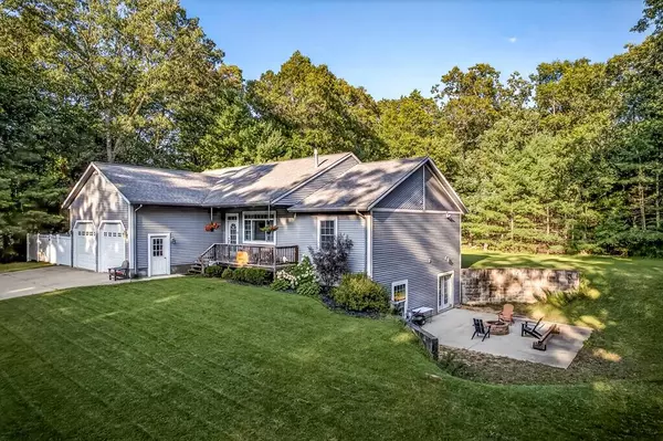 6472 Beverlyway Drive, Lakewood Club Vlg, MI 49457