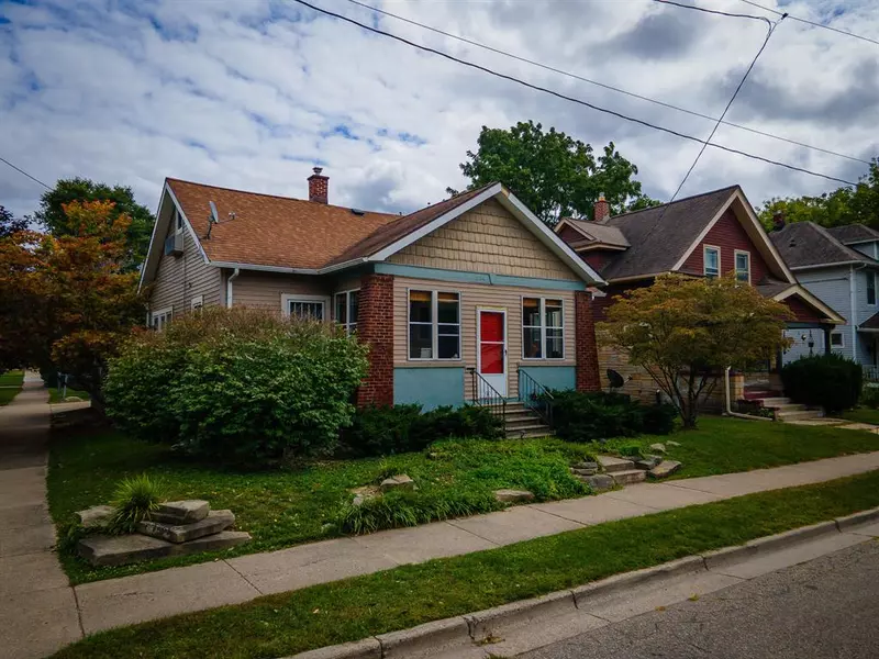 564 Garfield Avenue NW, Grand Rapids, MI 49504