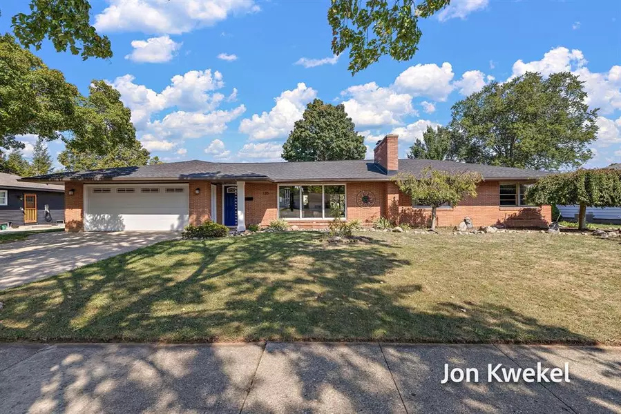135 W 31st Street, Holland, MI 49423