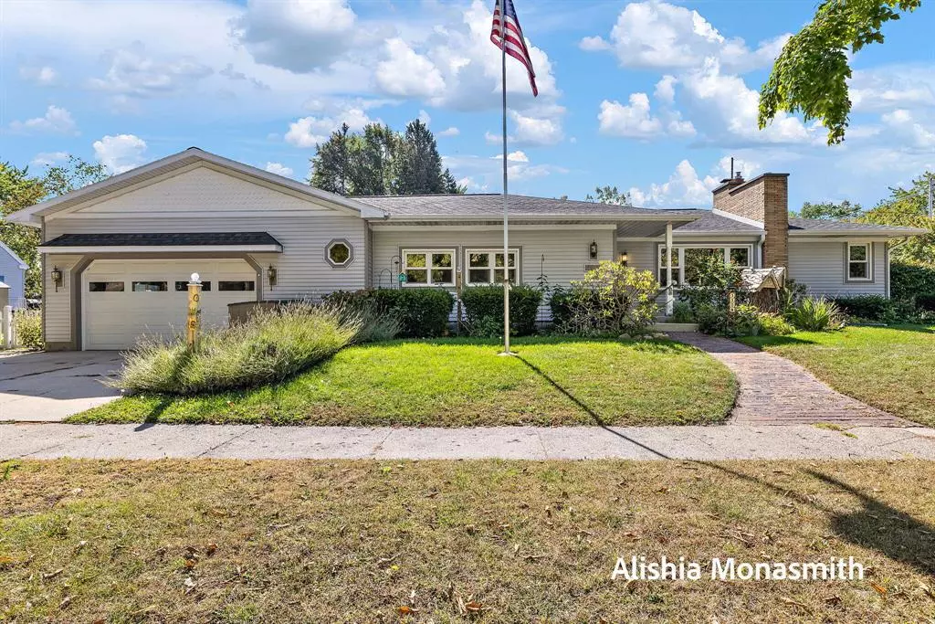 Grand Haven, MI 49417,1104 Woodlawn Avenue