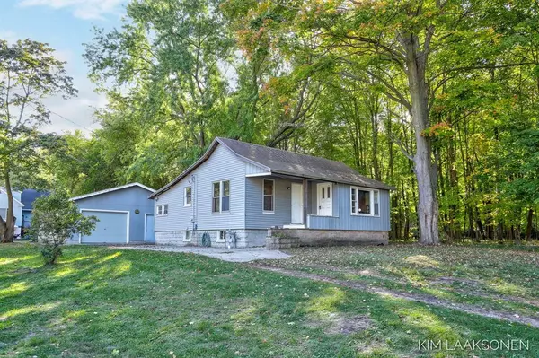 1340 South Shore Drive, Park Twp, MI 49423