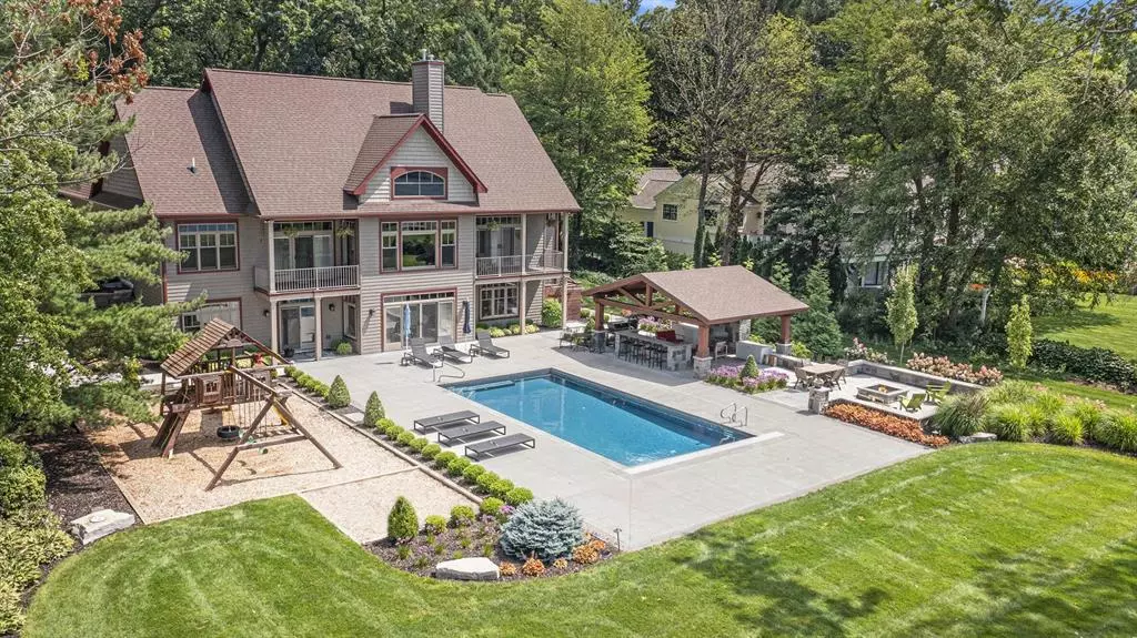 798 Pine Bay Avenue, Park Twp, MI 49424