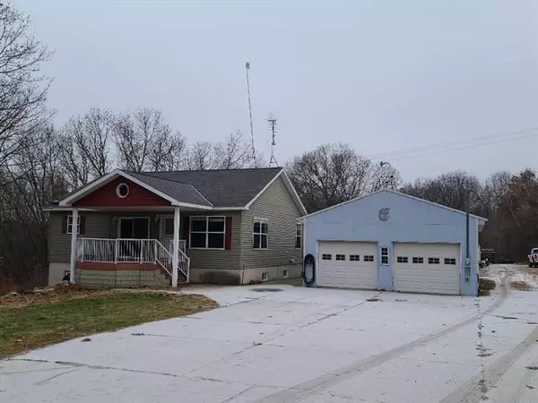 11136 River Road, Eureka Twp, MI 48838