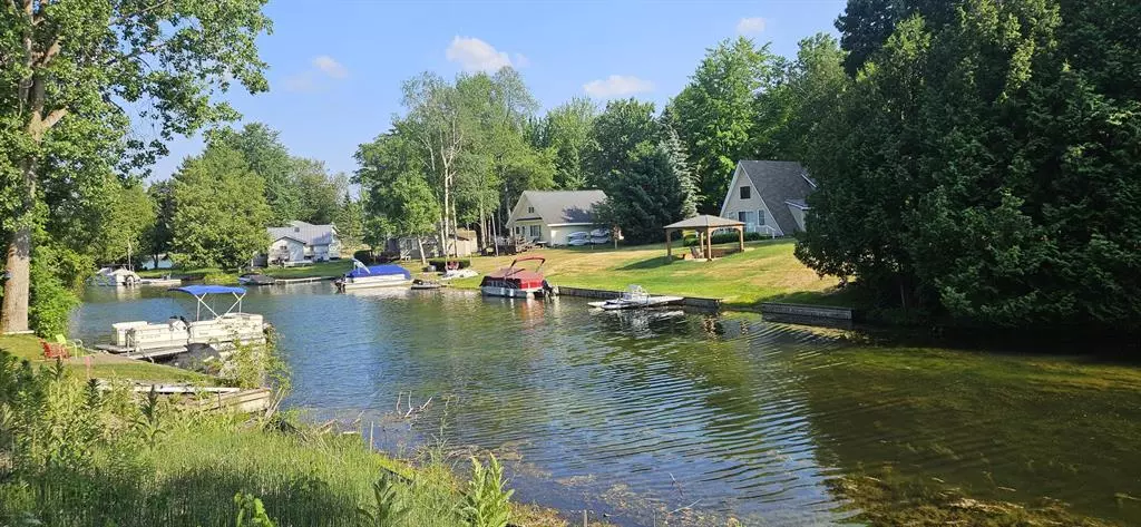 3220 Cricket Lane, Surrey Twp, MI 48622