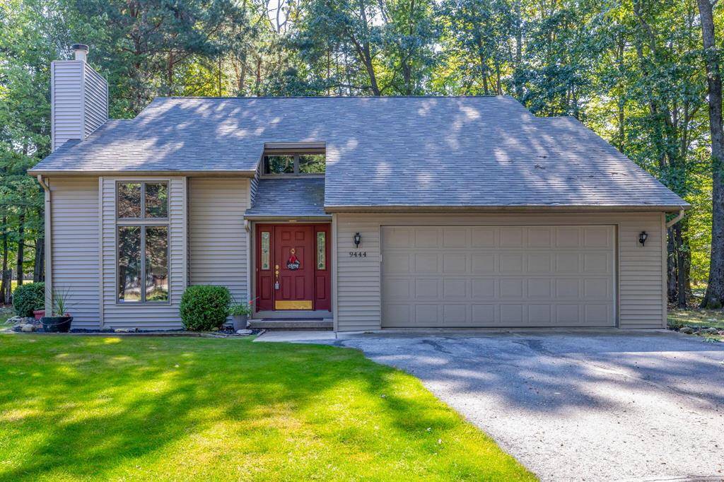 9444 Sunset Court, Morton Twp, MI 49346
