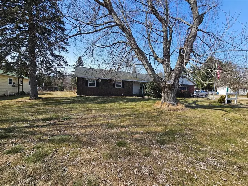 81 S Maple Street, White Cloud, MI 49349