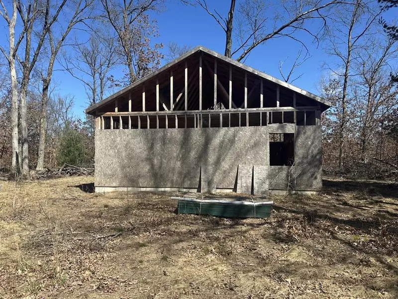 214 W Albany Avenue, Pleasant Plains Twp, MI 49304