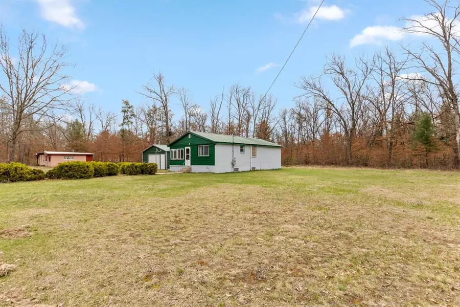 183 W Dubois Avenue, Pleasant Plains Twp, MI 49304