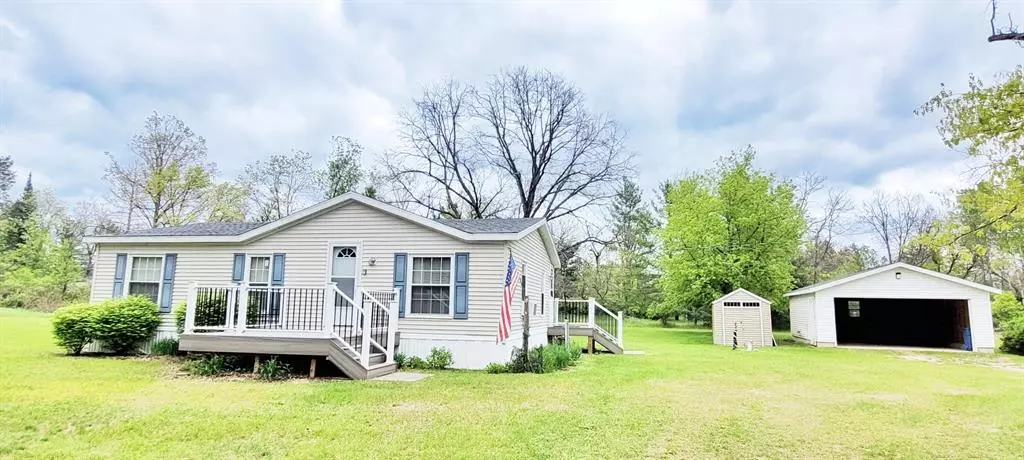 8326 S Delaware Avenue, Pleasant Plains Twp, MI 49304