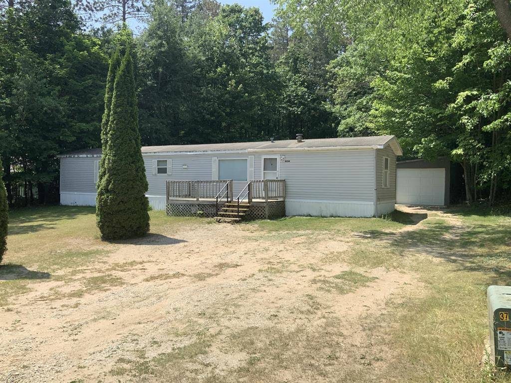8356 Constitution Boulevard, Clam Lake Twp, MI 49601