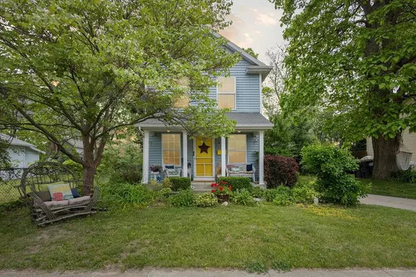 857 KALAMAZOO Street, South Haven, MI 49090
