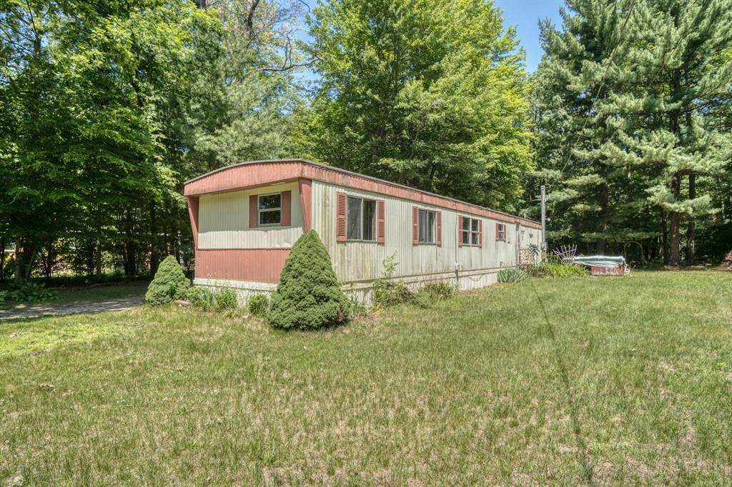 9009 E 36th Street, Big Prairie Twp, MI 49337