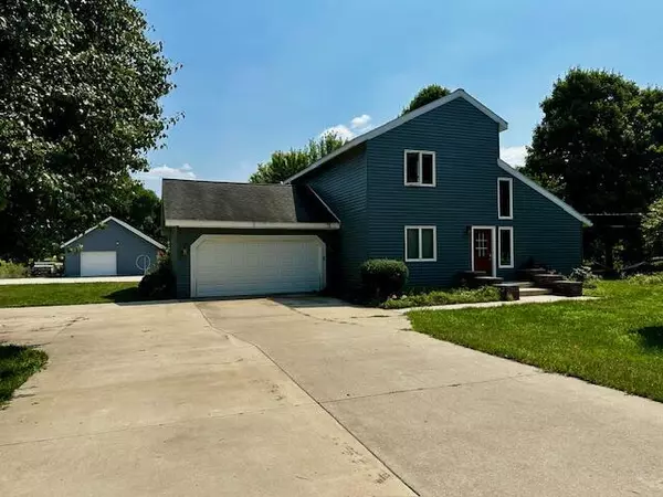 910 N Dickinson Avenue, Denver Twp, MI 49421