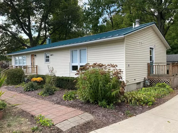 233 N Westwood Avenue, Fremont, MI 49412