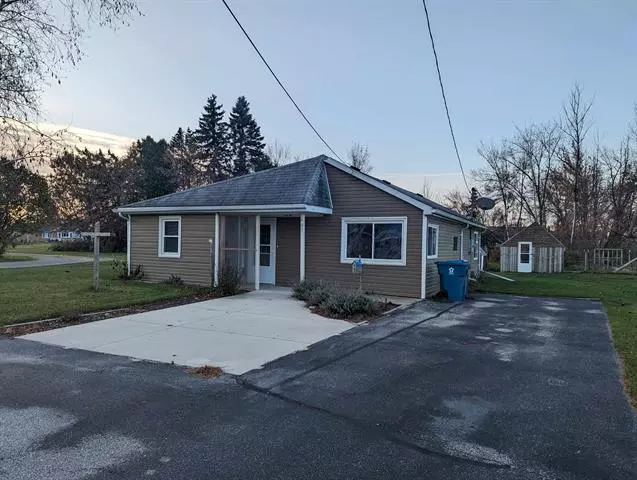 403 W Michigan, Au Gres Twp, MI 48703