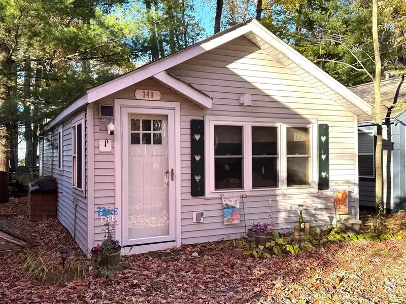 340 Lone Pine Drive, Lyon Twp, MI 48653