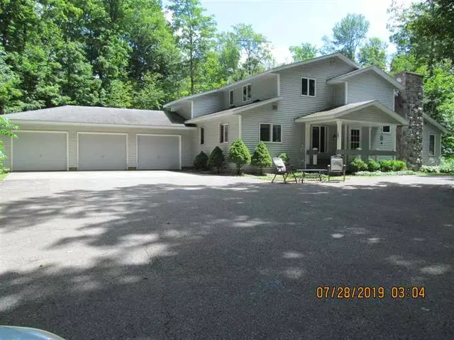 10330 E 44 1/2 Road, Cadillac, MI 49601