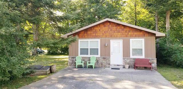 7460 Cairn Highway, Elk Rapids Twp, MI 49629
