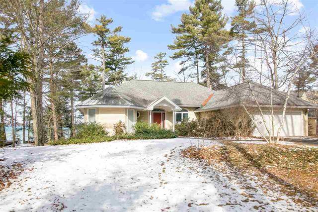 15045 Dunn Drive, Peninsula Twp, MI 49686