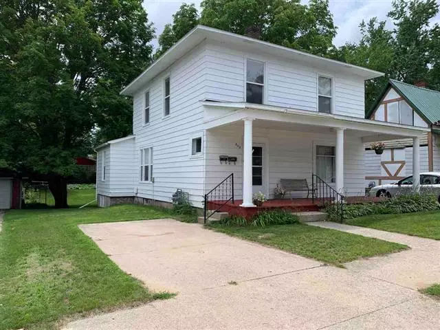 223 W Slosson Avenue, Richmond Twp, MI 49677