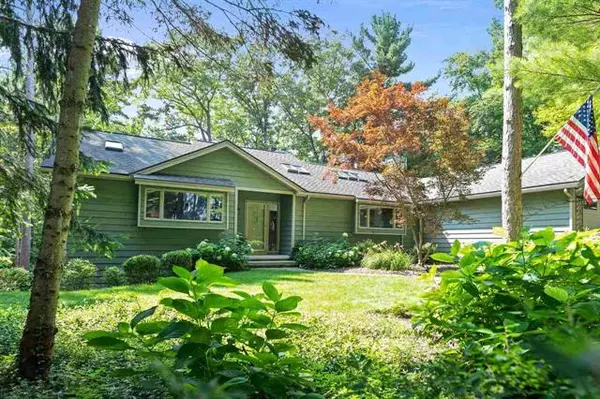1721 Timber Lane Drive, Peninsula Twp, MI 49686