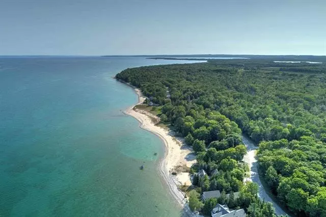 13820 N Forest Beach Shores, Northport, MI 49670