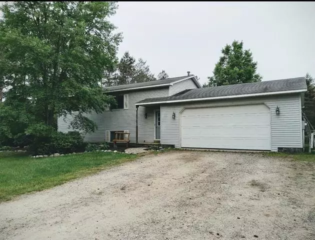 4742 S Betsie River Road, Interlochen, MI 49643