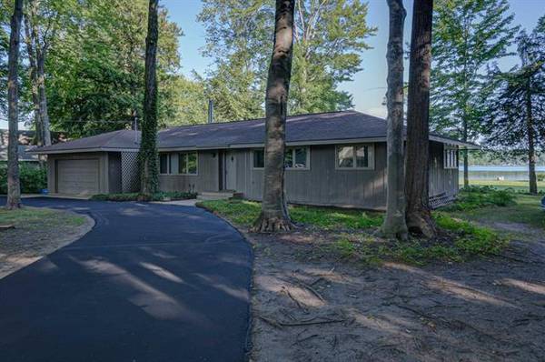 3729 Peninsular Shores Drive, Green Lake Twp, MI 49637