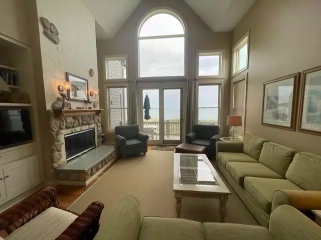 Glen Arbor, MI 49636,4B Shoreside