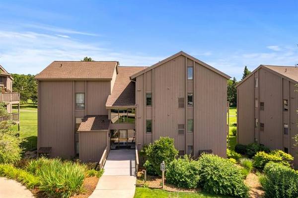 5536 Golfview Court,  Williamsburg,  MI 49690