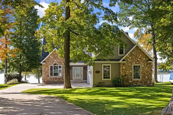 4094 Peninsular Shores,  Green Lake Twp,  MI 49637