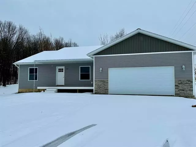 830 Crest Court, Traverse City, MI 49696