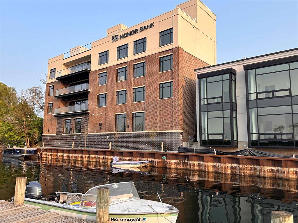 415 E Front Street Unit: 3rd flr, Traverse City, MI 49686