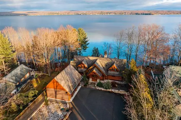 2015 NW Torch Lake, Kewadin, MI 49648