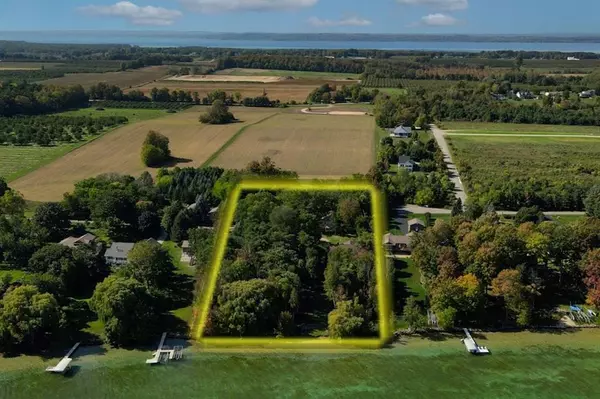 Elk Rapids Twp, MI 49690,11255 Hanel