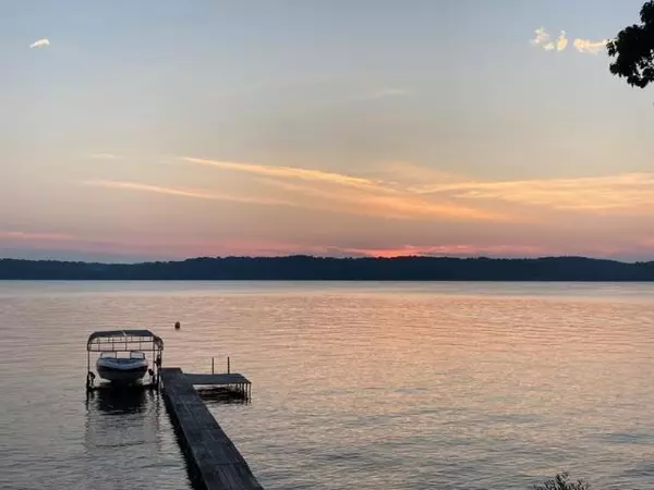 6660 SE Torch Lake,  Helena Twp,  MI 49612