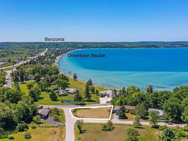 759 Holiday Court, Benzonia Twp, MI 49617