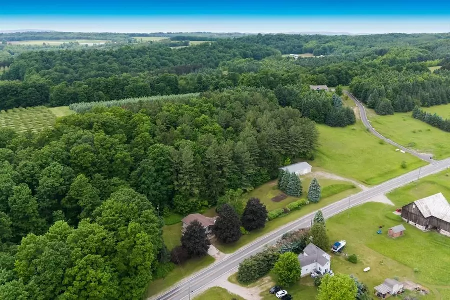1551 N Macksey Road, Suttons Bay Twp, MI 49682