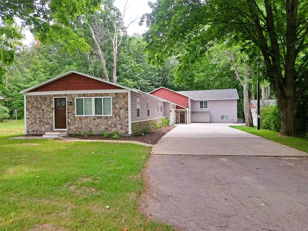 10393 Diamond Park Road, Interlochen, MI 49643