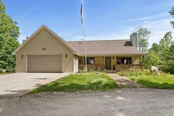 6390 Eagle Valley Drive, Grawn, MI 49637